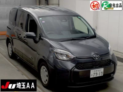 Toyota SIENTA  с аукциона в Японии
