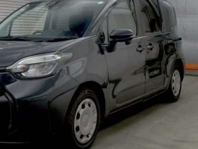 Toyota SIENTA  с аукциона в Японии