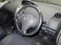 Toyota VITZ лот № 3028 оценка R  с аукциона в Японии 2