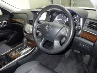 Nissan FUGA лот № 3047 оценка 4  с аукциона в Японии 2