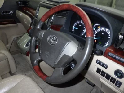 Toyota ALPHARD  с аукциона в Японии