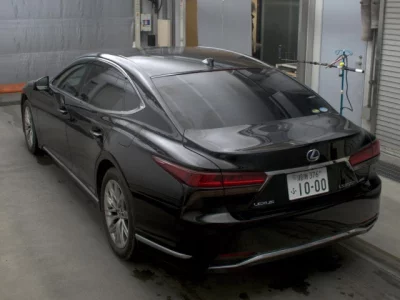 Lexus LS  с аукциона в Японии