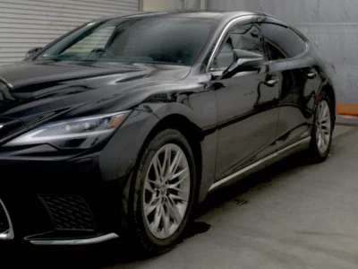 Lexus LS  с аукциона в Японии