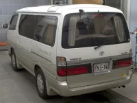 Toyota HIACE лот № 2072 оценка 3.5  с аукциона в Японии 1