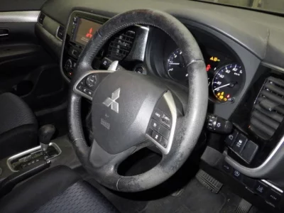Mitsubishi OUTLANDER  с аукциона в Японии