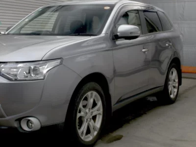 Mitsubishi OUTLANDER  с аукциона в Японии