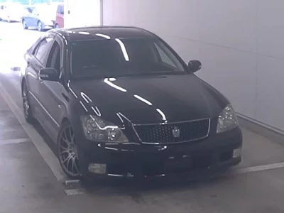 Toyota CROWN  с аукциона в Японии