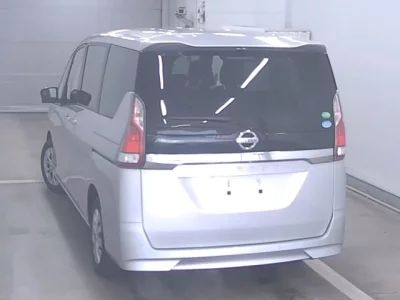 Nissan SERENA  с аукциона в Японии