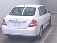 Nissan TIIDA LATIO лот № 4049 оценка R  с аукциона в Японии 3