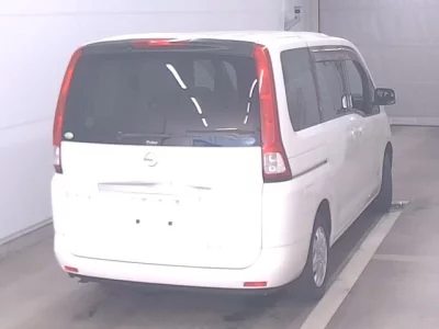 Nissan SERENA  с аукциона в Японии