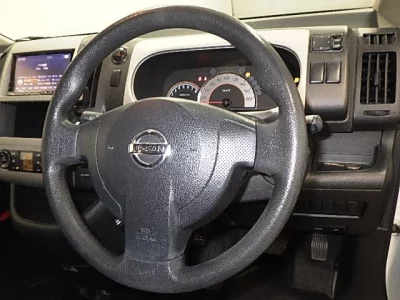 Nissan SERENA  с аукциона в Японии