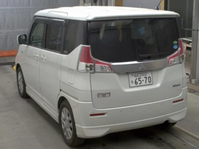 Mitsubishi DELICA D2