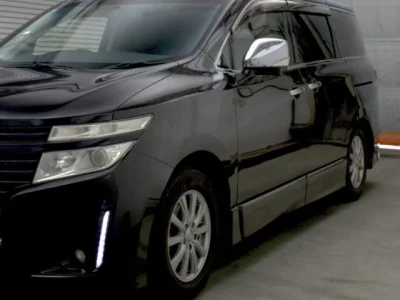 Nissan ELGRAND  с аукциона в Японии