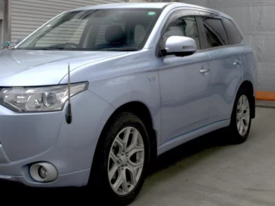 Mitsubishi OUTLANDER PHEV