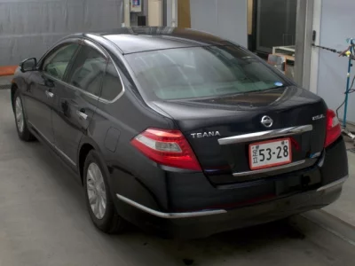 Nissan TEANA  с аукциона в Японии