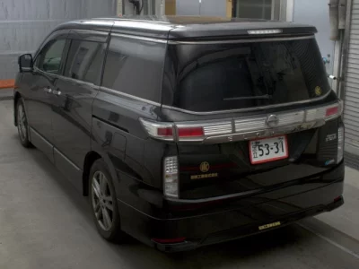 Nissan ELGRAND  с аукциона в Японии