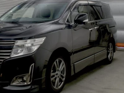 Nissan ELGRAND  с аукциона в Японии