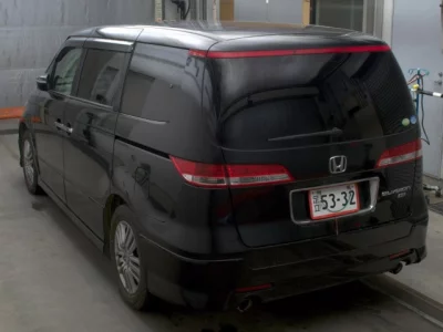 Honda ELYSION  с аукциона в Японии
