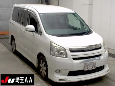 Toyota NOAH  с аукциона в Японии