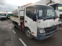 Toyota DYNA лот № 8272 оценка 3.5  с аукциона в Японии 1