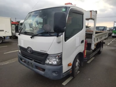 Toyota DYNA  с аукциона в Японии