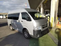 Toyota HIACE VAN лот № 5796 оценка 3.5  с аукциона в Японии 1