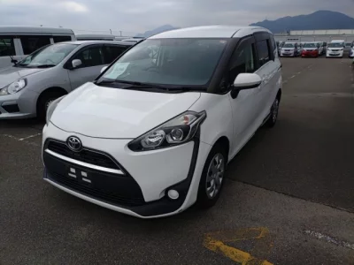 Toyota SIENTA  с аукциона в Японии