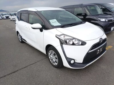 Toyota SIENTA  с аукциона в Японии