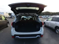 Subaru FORESTER лот № 8310 оценка 4  с аукциона в Японии 6