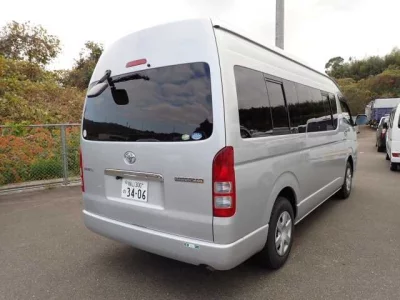 Toyota HIACE  с аукциона в Японии