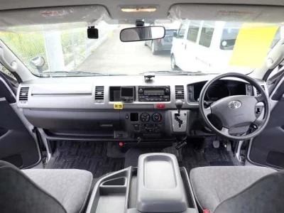 Toyota HIACE  с аукциона в Японии