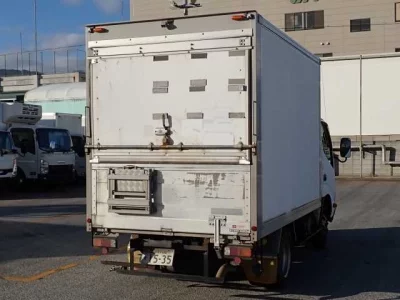 Toyota DYNA  с аукциона в Японии