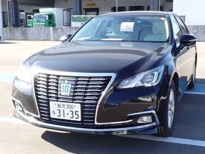 Toyota CROWN  с аукциона в Японии