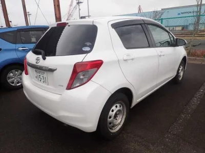 Toyota VITZ  с аукциона в Японии