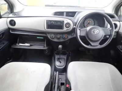 Toyota VITZ  с аукциона в Японии