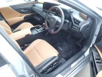 Lexus ES лот № 37 оценка 3  с аукциона в Японии 2