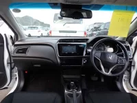 Honda GRACE лот № 81 оценка R  с аукциона в Японии 2