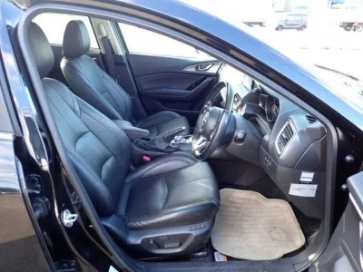 Mazda AXELA  с аукциона в Японии