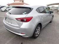 Mazda AXELA лот № 1031 оценка 3  с аукциона в Японии 1