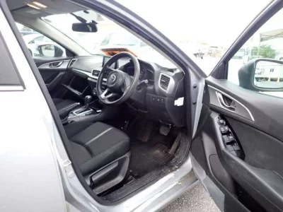 Mazda AXELA  с аукциона в Японии