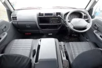 Mazda BONGO VAN лот № 1062 оценка 3.5  с аукциона в Японии 5