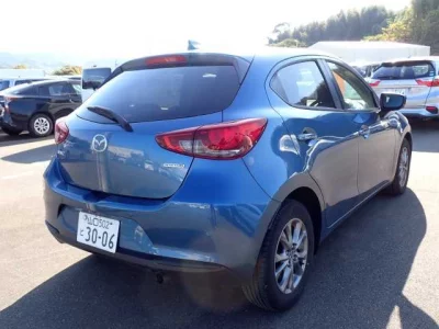 Mazda MAZDA2  с аукциона в Японии