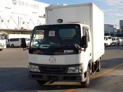 Mazda TITAN  с аукциона в Японии