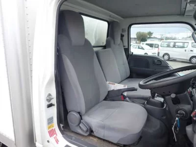 Isuzu ELF  с аукциона в Японии