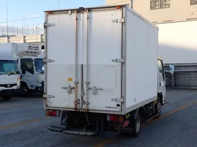 Isuzu ELF  с аукциона в Японии