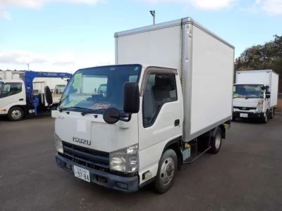 Isuzu ELF  с аукциона в Японии