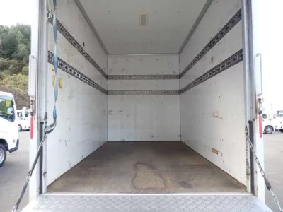 Isuzu ELF  с аукциона в Японии