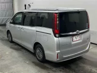 Toyota ESQUIRE лот № 15001 оценка 3.5  с аукциона в Японии 1