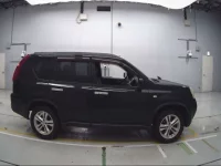 Nissan X-TRAIL лот № 10011 оценка 3.5  с аукциона в Японии 2