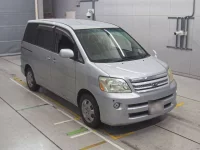 Toyota NOAH лот № 10010 оценка R  с аукциона в Японии 4
